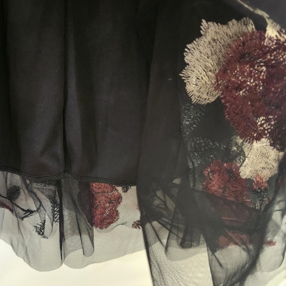 Very Cool Embroidered Skirt - Picture 4 of 6